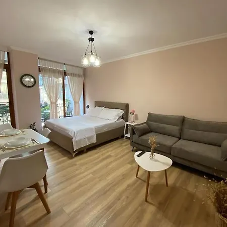 Apartament Mimosa's With Lovely Balcony