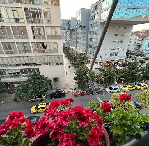 Appartement Mimosa's With Lovely Balcony Tirana