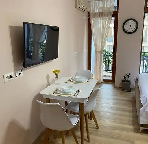 Apartament Mimosa's With Lovely Balcony